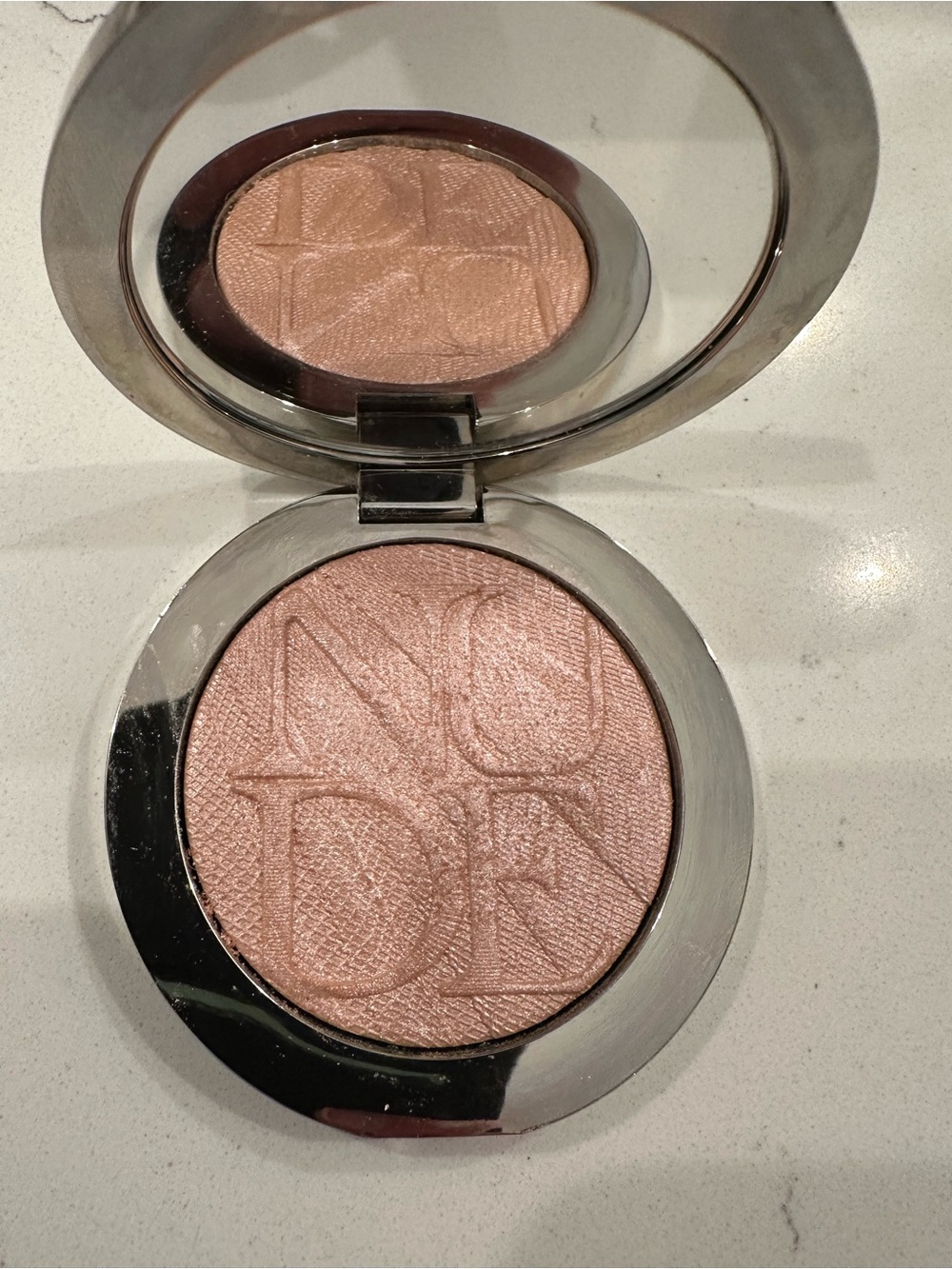 DIORSKIN NUDE AIR LUMINIZER Highlighter - 001 HOLO PINK
